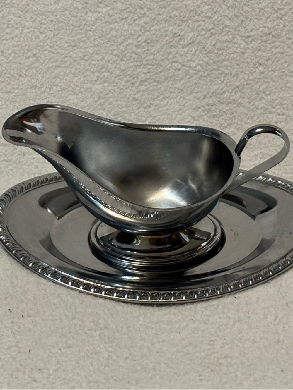 Polished Stainless Steel Gravy Boat with Underplate - Silver